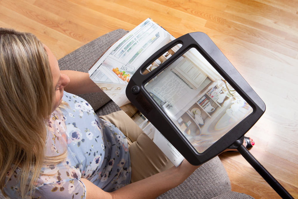 Big Full Page LED 3X Magnifying Floor Lamp – Loopity Loupes Magnifiers